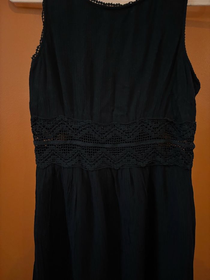 Robe avec dentelle - photo numéro 4