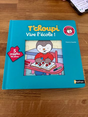 Livre puzzle T’choupi vive l’école