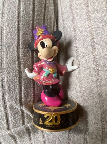 Figurine disney minnie spécial 20 ans