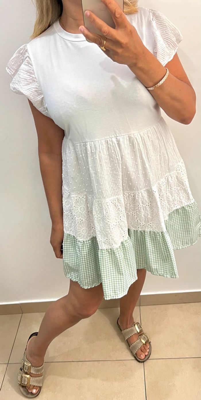 Robe courte avec volant Taille 38 - photo numéro 3