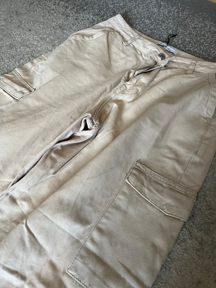 Cargo beige - photo numéro 2