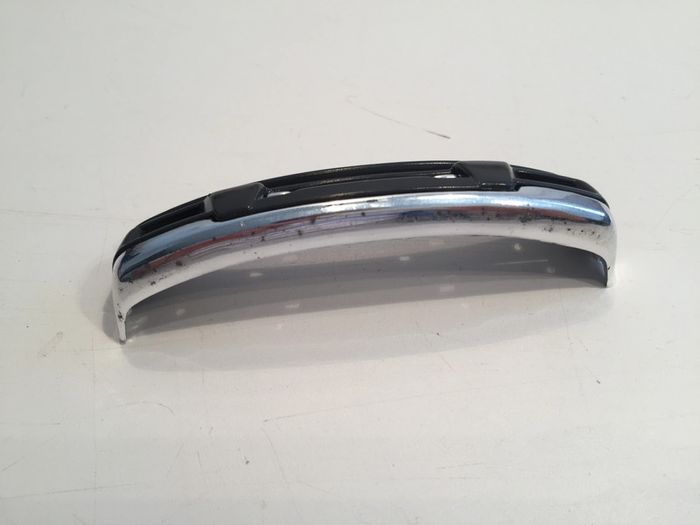 Pare-chocs avant pièce détachée miniature Chevrolet Colorado 2004 Maisto 1/18 1/18ème #A37 - photo numéro 2