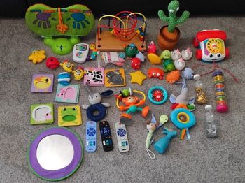Lot de plus de 50 jouets de 0 à 24 mois