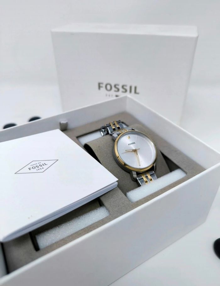 Montre Fossil Femme bicolore avec diamant