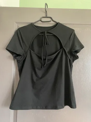 T-shirt col décolleté taille XL