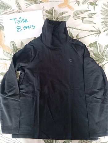 Pull col roulé taille 8ans