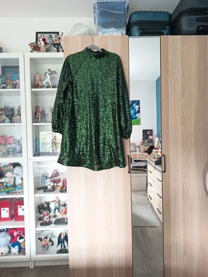 Robe habillé verte en sequins / paillettes neuf H&M- Taille S 36