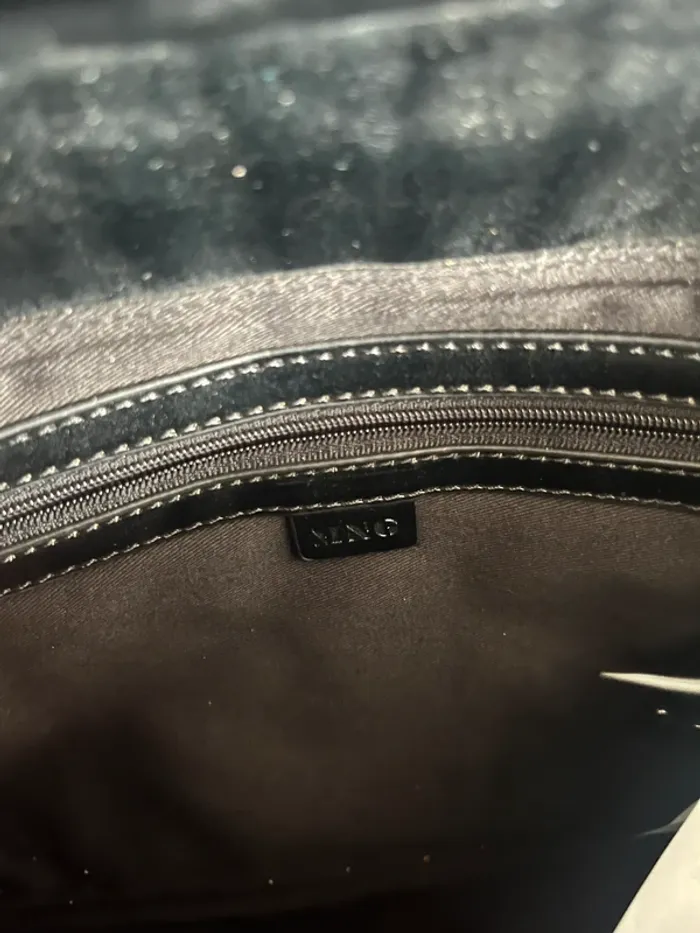Sac noir Y2K effet vinyle – Chaîne métal – Style 2000s - photo numéro 4