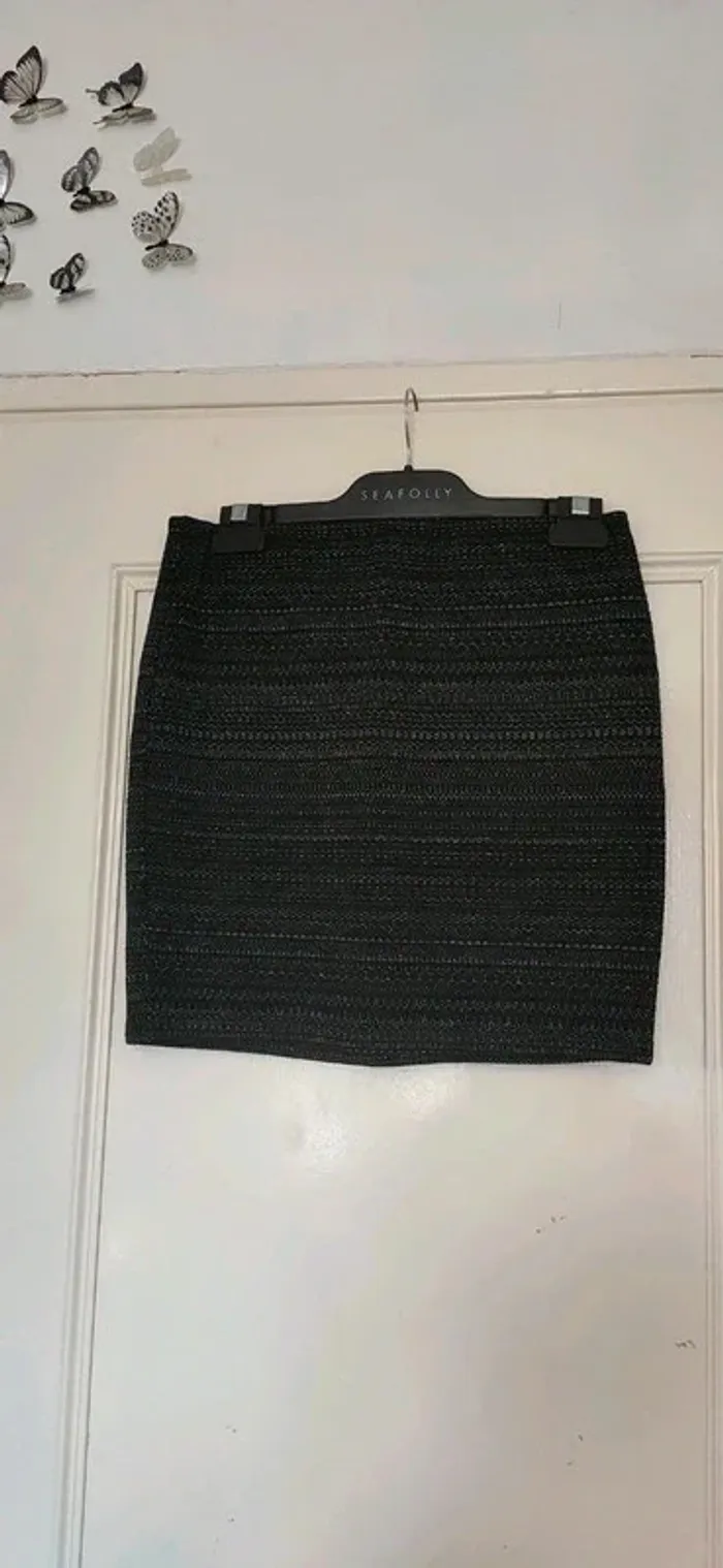 Jupe courte - photo numéro 3