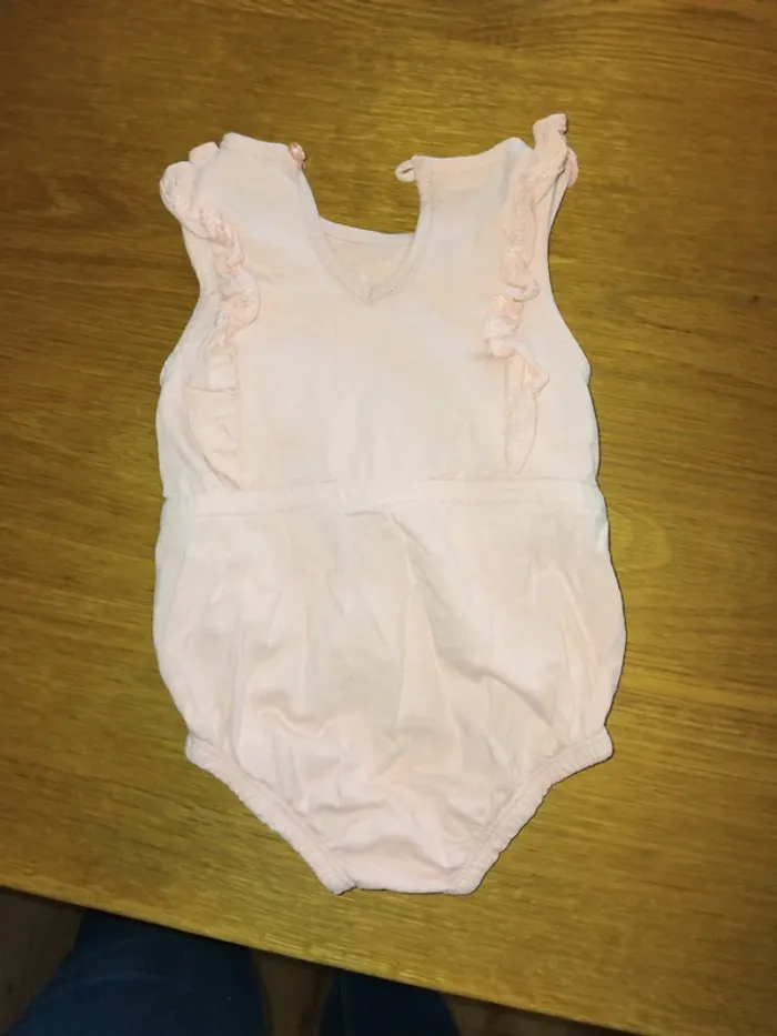 Combi-short disney taille 3 mois - photo numéro 3
