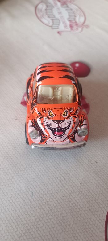 Voiture tigre