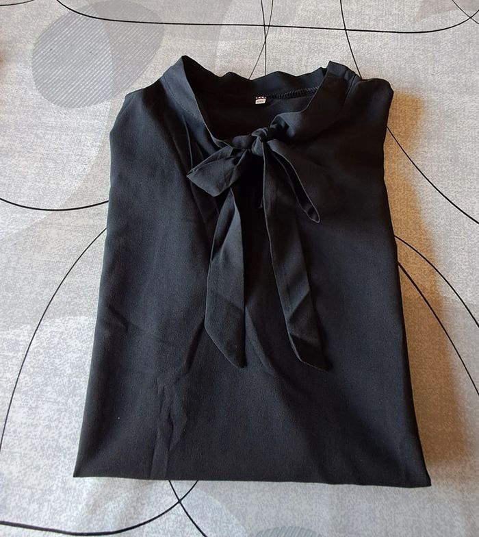 Blouse NEUVE pour femme Taille 4XL - photo numéro 3