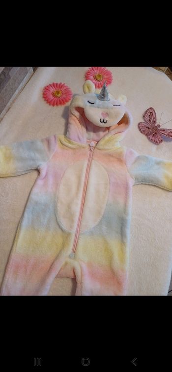 Surpyjama licorne bébé taille 6 mois
