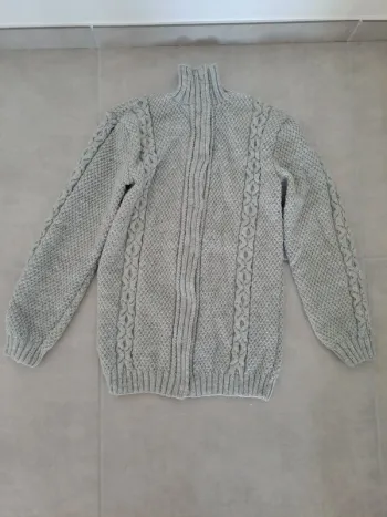Gilet en Laine Tricoté Main - Pièce Unique et Chaleureuse