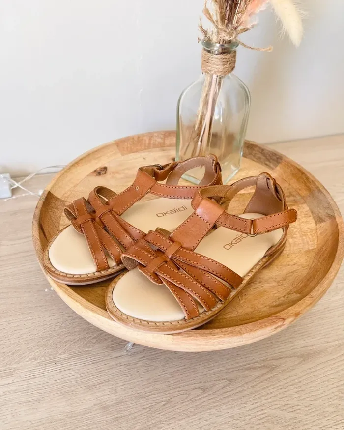 Sandales en cuir multibrides marron pointure 25 - Okaïdi ( neuves sans étiquette )
