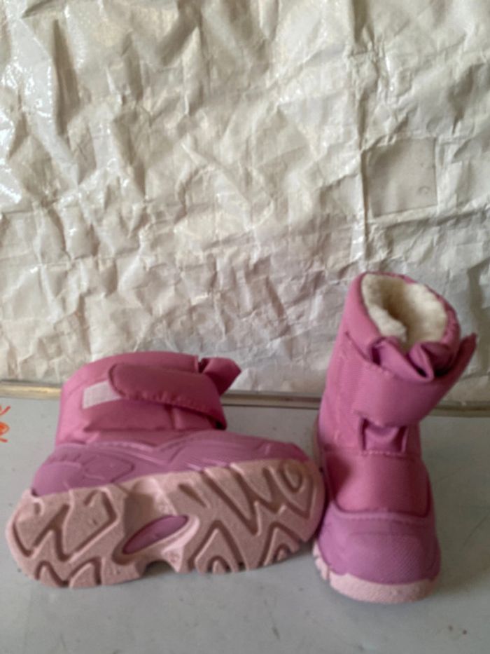 Bottes de neige / ski. Pointure 22/23 . - photo numéro 3