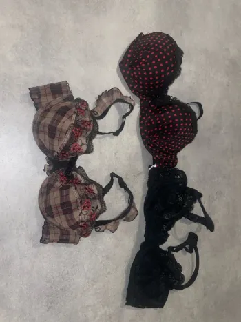 Lot de trois soutiens-gorge