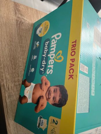 Box de couches Pampers taille 2