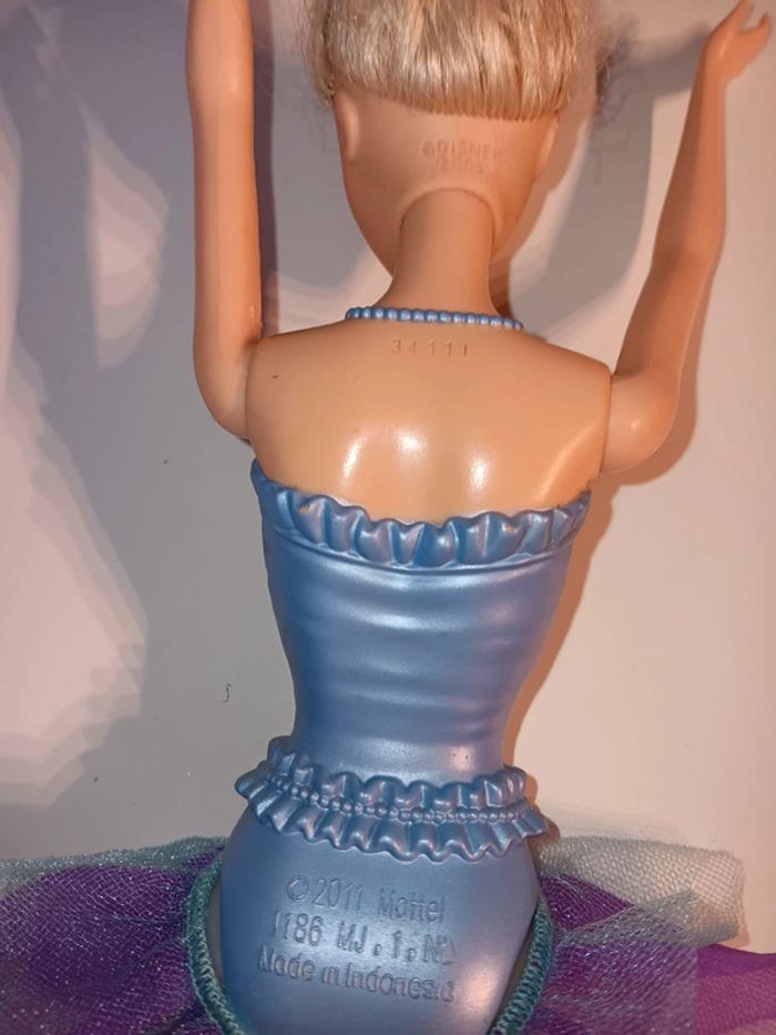 Poupée mattel Disney cendrillon ballerine (Année du moule corp 2011 tête 2005) - photo numéro 4