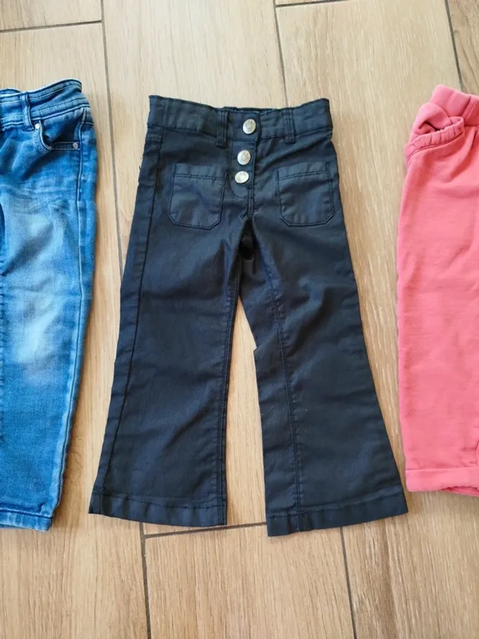 Lot de 3 pantalons bébé fille 24 mois - photo numéro 3