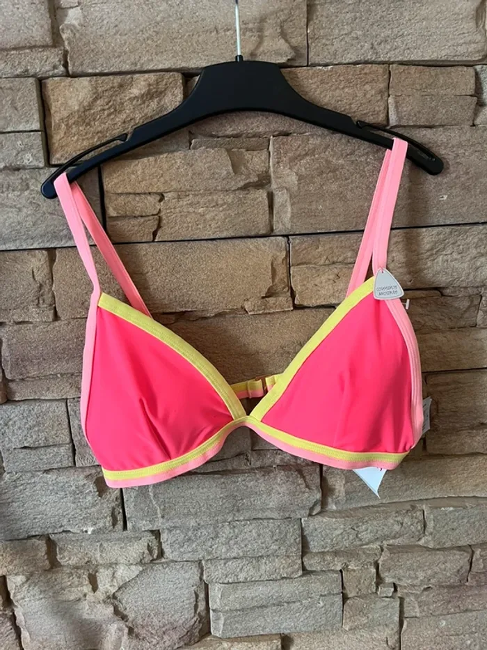 Haut de maillot de bain taille 42 neuf