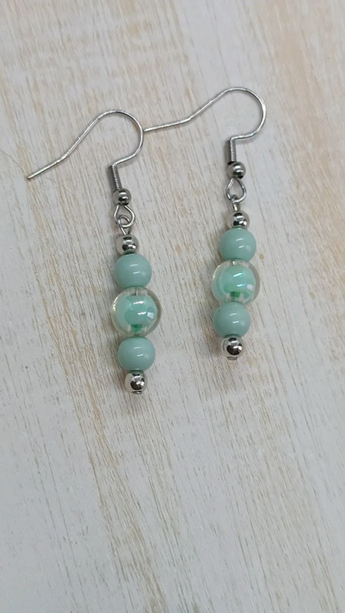 Jolies boucles d'oreilles pendantes