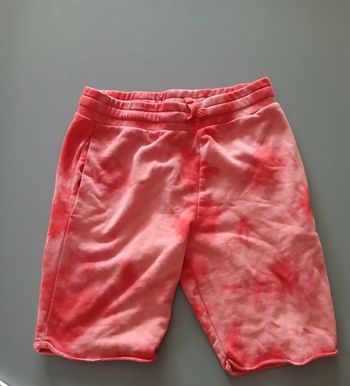 Short long orange rouge tye and dye