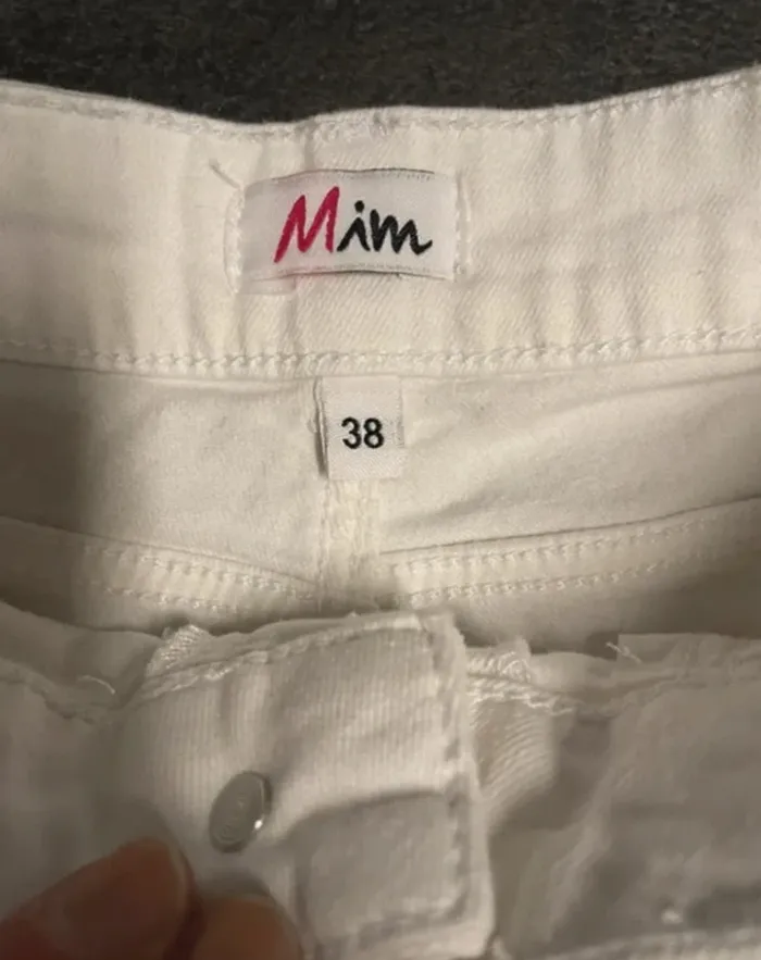 Short en jean blanc Mim – Taille 38 – Neuf - photo numéro 2