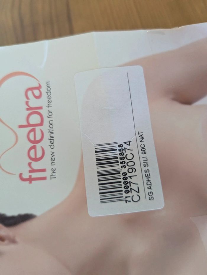 Soutien gorge adhésif silicone - photo numéro 2