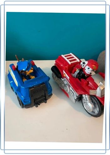 2 véhicules de la pat patrouille