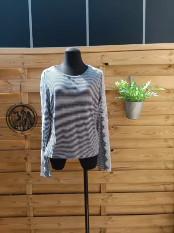 T-shirt manches crochet taille 40