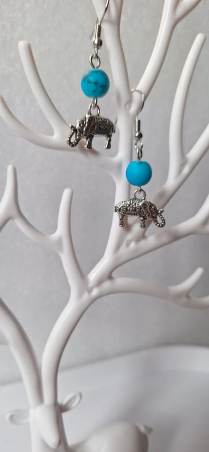 Boucles d'oreilles éléphant perle bleu - photo numéro 3