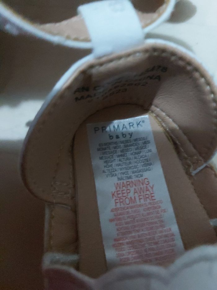 Paire chaussures bébé blanches neuves Primark - photo numéro 3