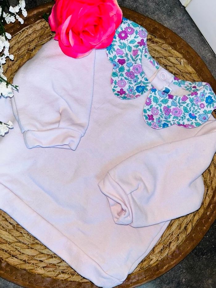 Pull bébé fille fleurie