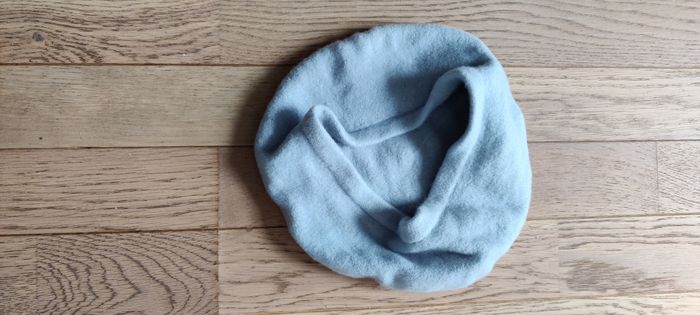 Béret bleu ciel en laine - photo numéro 2