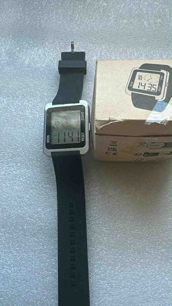 montre homme neuve noire.