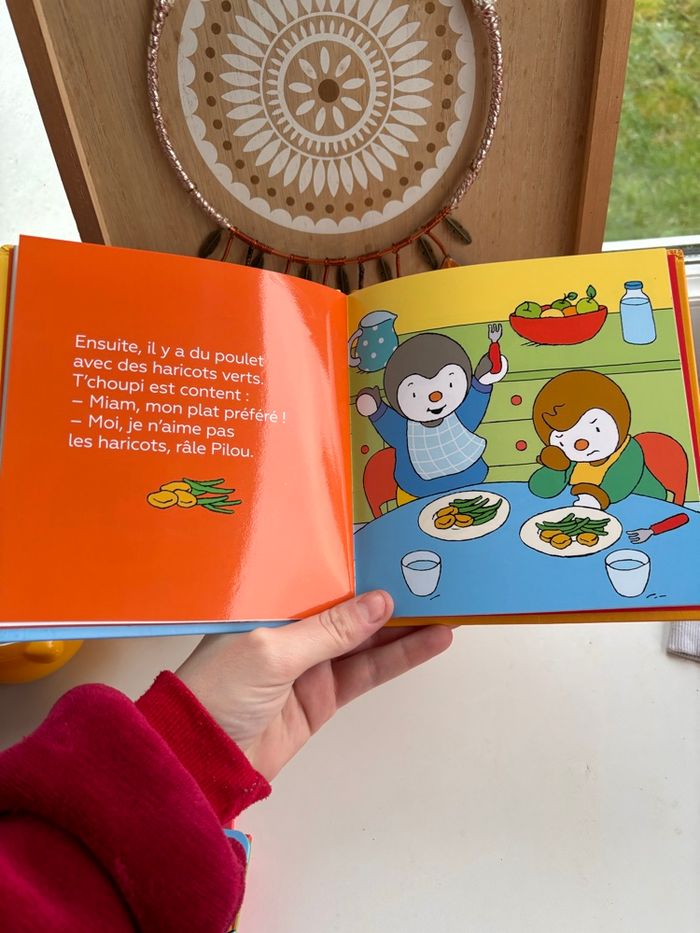 Livre tchoupi mange à la cantine - photo numéro 3