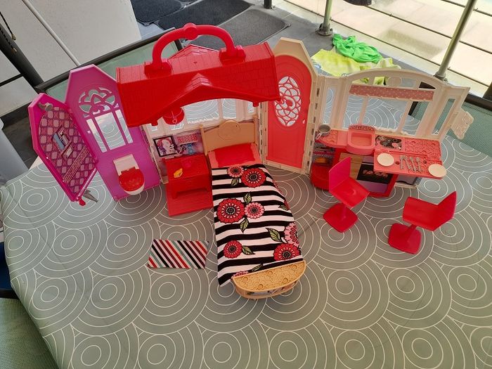 Maison Barbie transportable - photo numéro 2