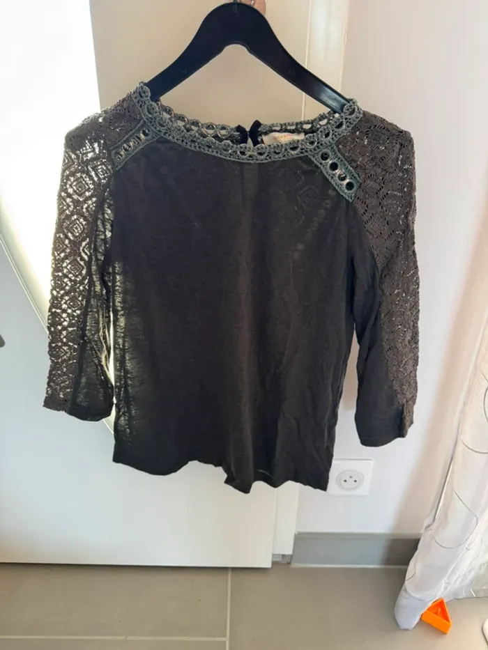 Pull kaki Grâce et Mila