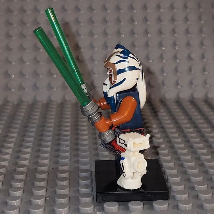 Minifigure / Figurine 🎬 Star Wars 🛸 Ahsoka Tano - photo numéro 3