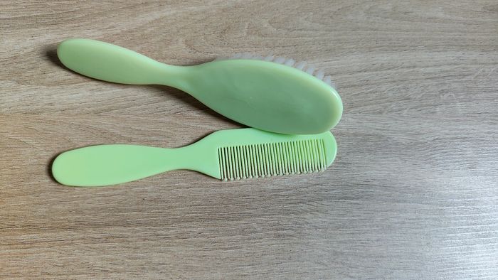 Peigne et brosse - photo numéro 2