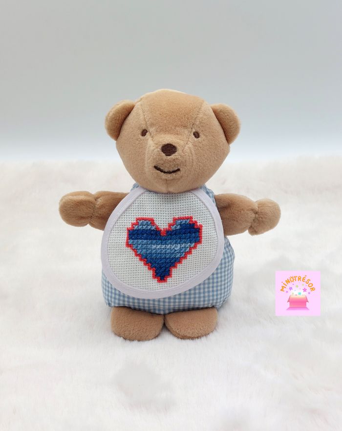 Petite peluche doudou ours ourson beige marron DMC carreaux vichy bleu blanc