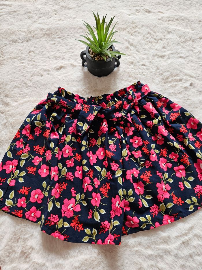 Jupe courte fleuri multicolore - 6 ans
