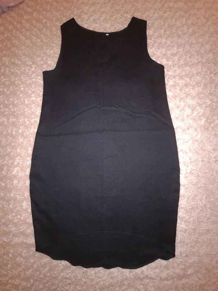 Robe noir col en v - photo numéro 2