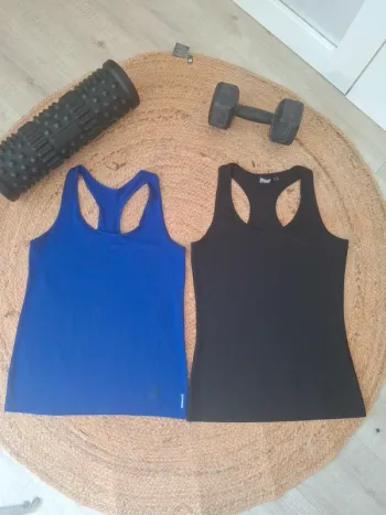 Lot de 2 débardeurs de sport T 40/42
