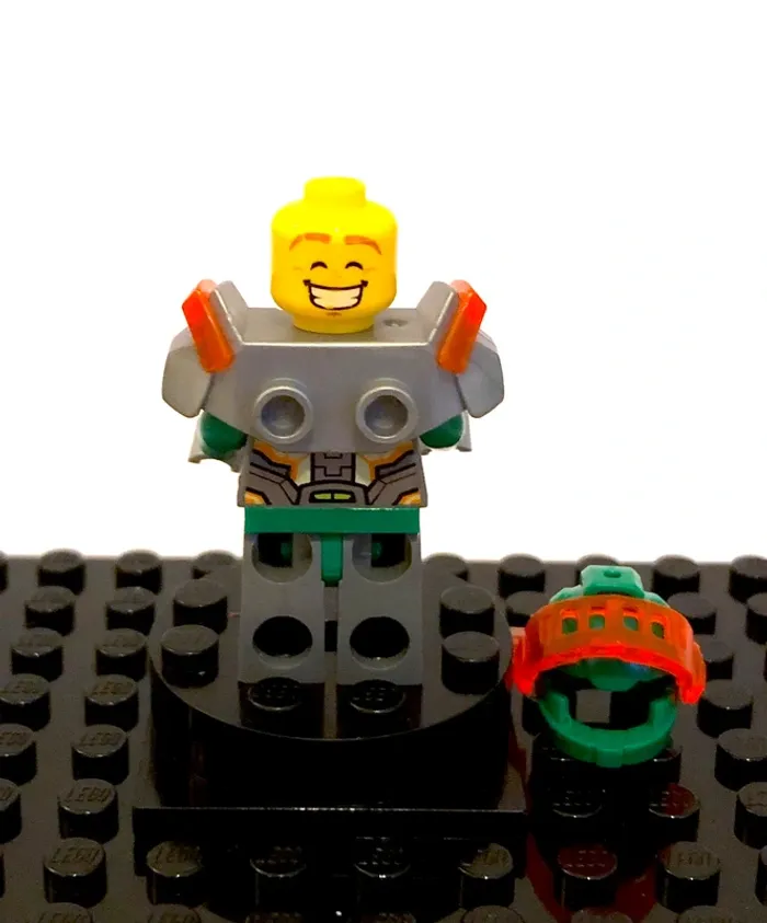 LEGO Nexo Knights - "Aaron Fox, trans-neon orange visor" - photo numéro 4