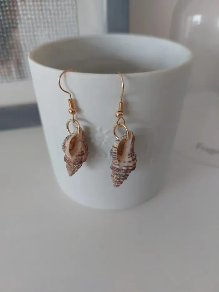 Boucles d'oreilles coquillages bruns - photo numéro 2