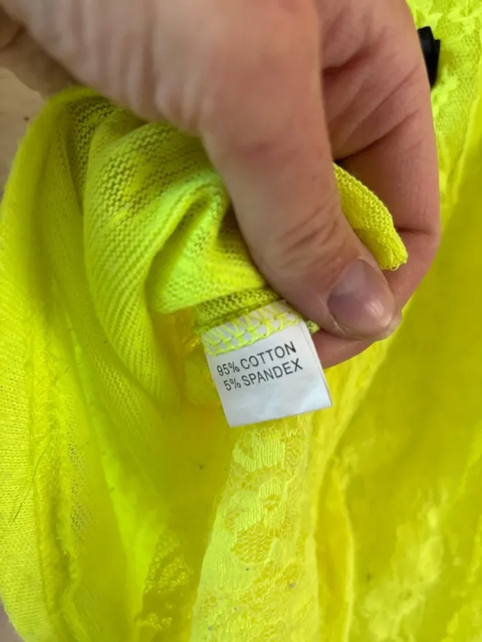 Débardeur dentelle jaune fluo - photo numéro 7