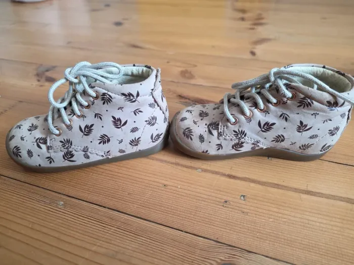 Deux paires de chaussons/chaussure 22 - photo numéro 11