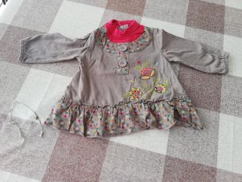 Tee shirt taupe col montant 6 mois